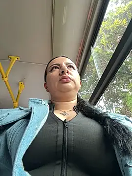 Abril Luv online show from March 2026 12:12:02 PM