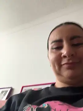 Abril Luv online show from March 2026 01:34:01 PM