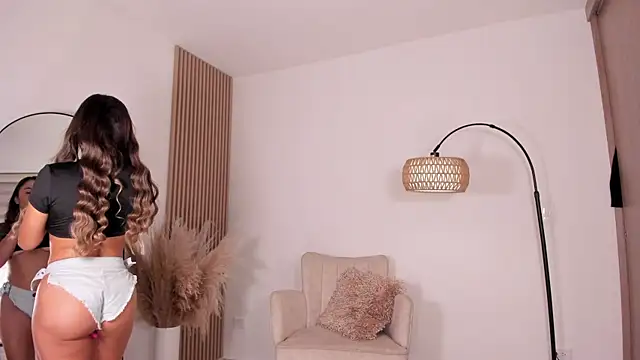 wandathompson  online show from March 2025 11:07:01 AM