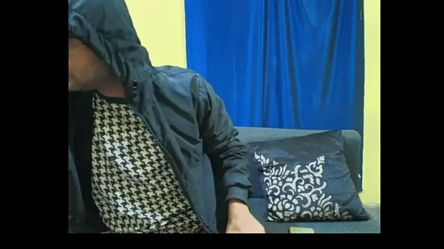 Cute boy2000 online show from November 2025 12:32:01 AM