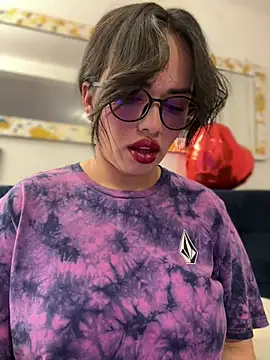 Snapshot of andra_rose chatting on February 2025 11:26:01 PM andra rose online show from February 2025 11:26:01 PM