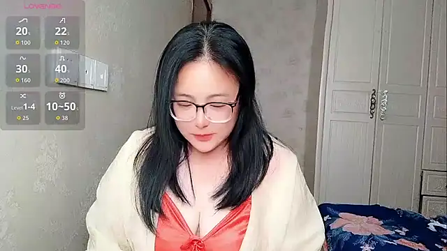 Snapshot of Vivianangn-e chatting on June 2026 08:12:02 AM Vivianangn-e online show from June 2026 08:12:02 AM
