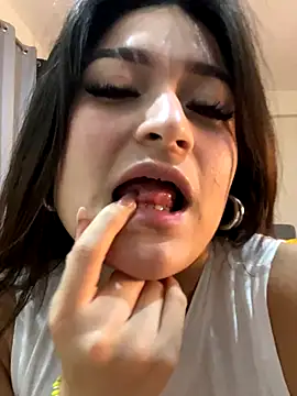 LuceroRm online show from September 2025 03:52:01 AM