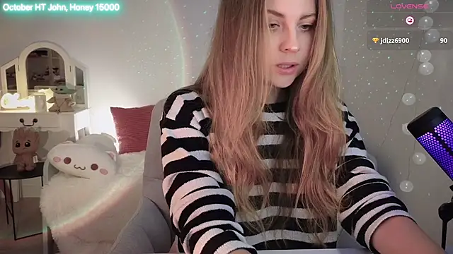 ImKeira online show from October 2025 07:13:01 PM