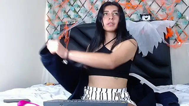 Snapshot of EmmaWilliamss chatting on October 2025 03:25:01 PM EmmaWilliamss online show from October 2025 03:25:01 PM