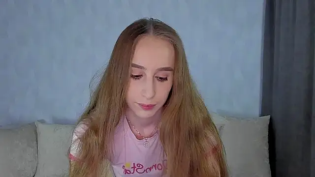 Snapshot of _mira_cle_ chatting on March 2025 11:36:02 PM  mira cle  online show from March 2025 11:36:02 PM