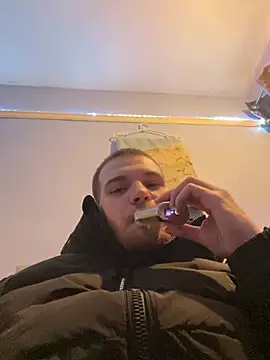 Z1uk online show from December 2024 05:59:01 PM