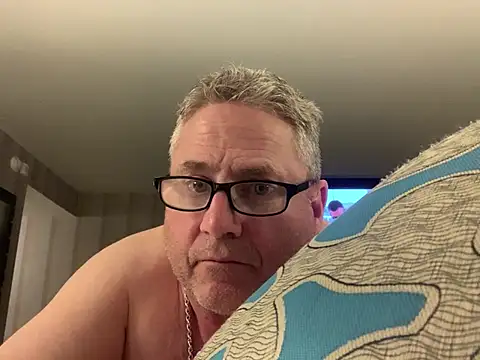 Snapshot of iwantutocum1X chatting on May 2026 08:10:02 AM iwantutocum1X online show from May 2026 08:10:02 AM