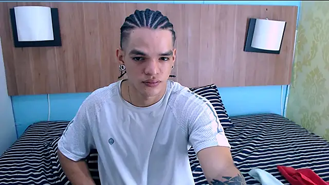 Snapshot of AlbertBernal69 chatting on January 2025 03:06:02 AM AlbertBernal69 online show from January 2025 03:06:02 AM