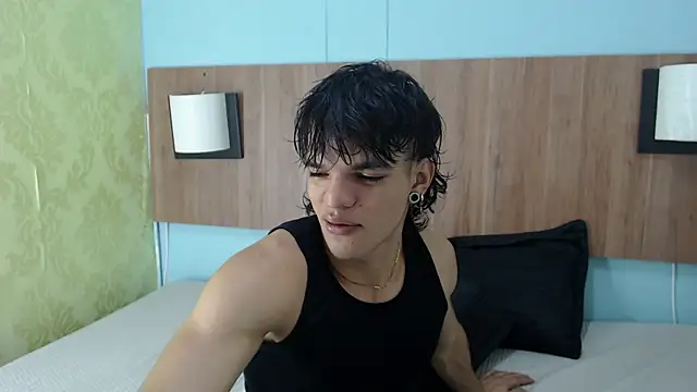 Snapshot of AlbertBernal69 chatting on February 2025 02:58:01 AM AlbertBernal69 online show from February 2025 02:58:01 AM