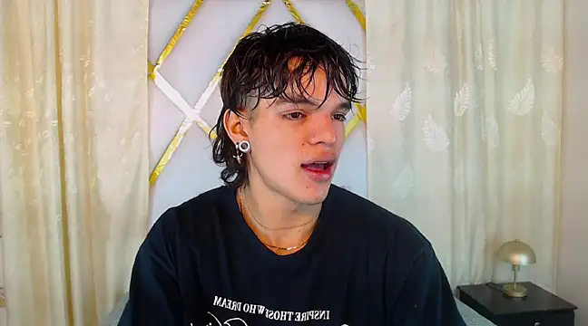 Snapshot of AlbertBernal69 chatting on February 2025 02:57:02 AM AlbertBernal69 online show from February 2025 02:57:02 AM