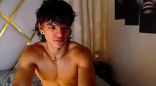 Snapshot of AlbertBernal69 chatting on February 2025 08:58:02 AM AlbertBernal69 online show from February 2025 08:58:02 AM