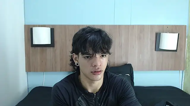 Snapshot of AlbertBernal69 chatting on February 2025 02:07:01 AM AlbertBernal69 online show from February 2025 02:07:01 AM