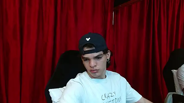 Snapshot of AlbertBernal69 chatting on March 2025 02:25:01 AM AlbertBernal69 online show from March 2025 02:25:01 AM