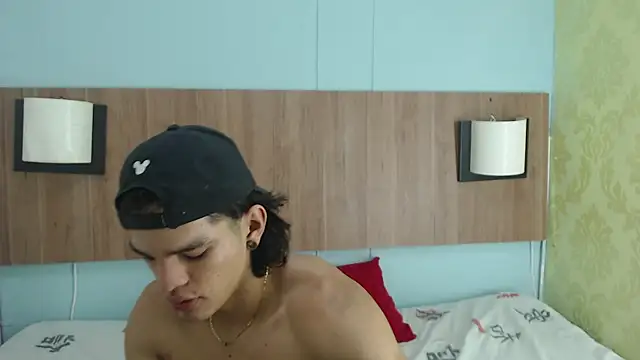 Snapshot of AlbertBernal69 chatting on March 2025 05:29:02 AM AlbertBernal69 online show from March 2025 05:29:02 AM