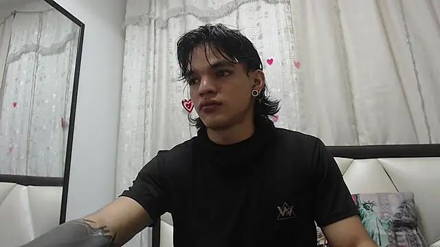 Snapshot of AlbertBernal69 chatting on March 2025 04:08:02 AM AlbertBernal69 online show from March 2025 04:08:02 AM