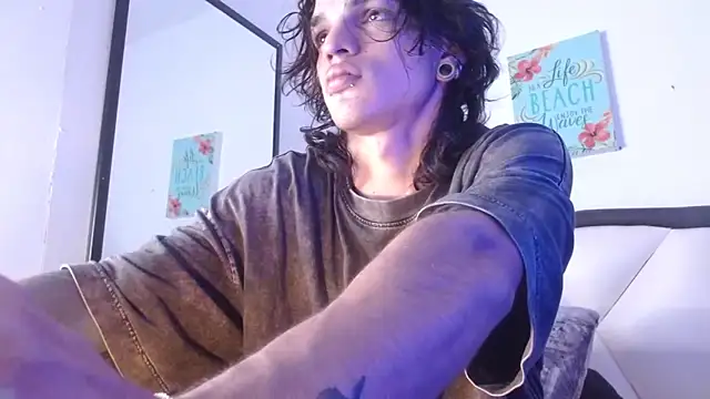 Snapshot of AlbertBernal69 chatting on October 2025 03:06:01 AM AlbertBernal69 online show from October 2025 03:06:01 AM