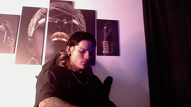 Snapshot of AlbertBernal69 chatting on November 2025 03:07:01 AM AlbertBernal69 online show from November 2025 03:07:01 AM