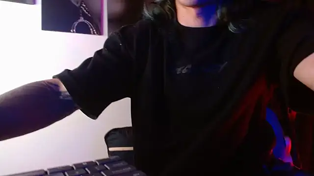 Snapshot of AlbertBernal69 chatting on November 2025 04:26:02 AM AlbertBernal69 online show from November 2025 04:26:02 AM