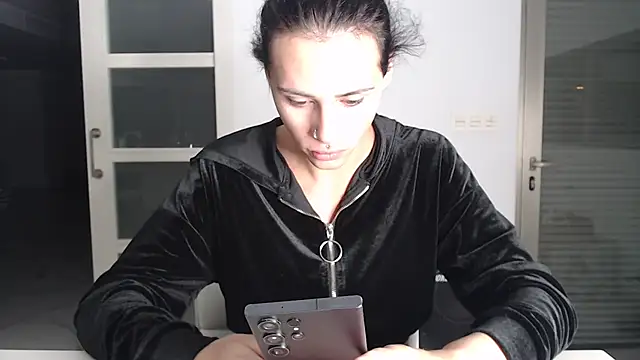 Snapshot of Gianina-Ts chatting on February 2025 06:13:02 AM Gianina-Ts online show from February 2025 06:13:02 AM