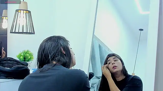 Snapshot of ZiaCalifa chatting on November 2025 11:42:02 AM ZiaCalifa online show from November 2025 11:42:02 AM