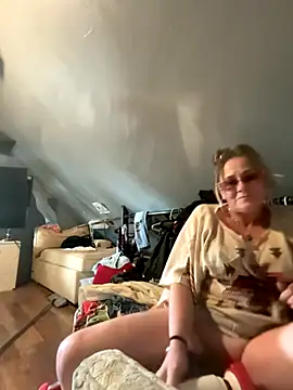 SummerBlueMoon online show from November 2025 09:26:02 PM