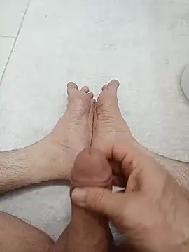 Snapshot of Hardapple01 chatting on March 2025 12:04:01 AM Hardapple01 online show from March 2025 12:04:01 AM