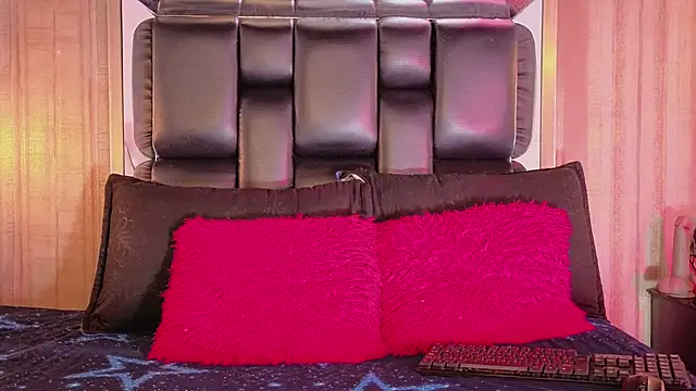 MishaKinki online show from March 2026 06:55:01 PM