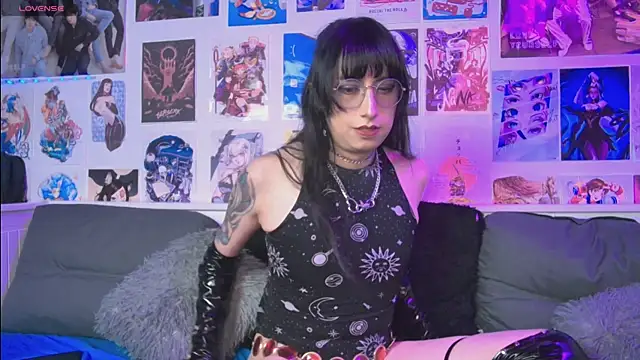 Snapshot of snowblack_ chatting on September 2025 02:28:01 PM snowblack online show from September 2025 02:28:01 PM