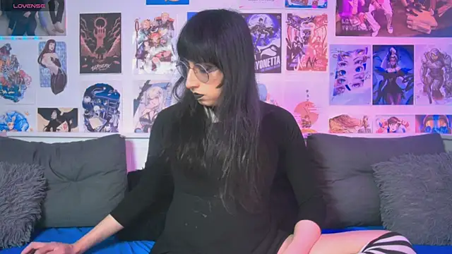 Snapshot of snowblack_ chatting on November 2025 04:53:02 PM snowblack online show from November 2025 04:53:02 PM