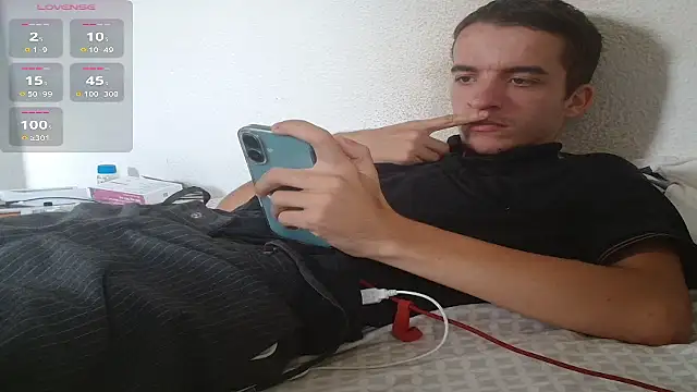 Snapshot of Tombgy07 chatting on September 2025 11:00:01 AM Tombgy07 online show from September 2025 11:00:01 AM