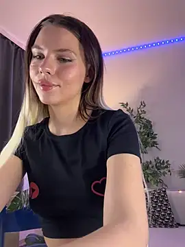 Snapshot of KittyKatyDream chatting on January 2025 06:28:01 PM KittyKatyDream online show from January 2025 06:28:01 PM