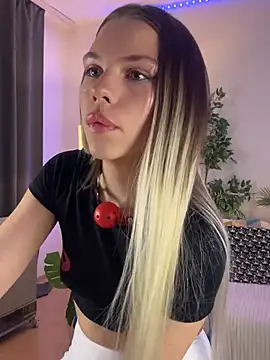 Snapshot of KittyKatyDream chatting on February 2025 04:31:01 PM KittyKatyDream online show from February 2025 04:31:01 PM