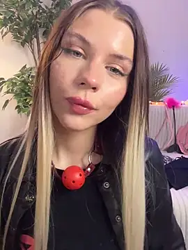 Snapshot of KittyKatyDream chatting on February 2025 07:31:02 PM KittyKatyDream online show from February 2025 07:31:02 PM