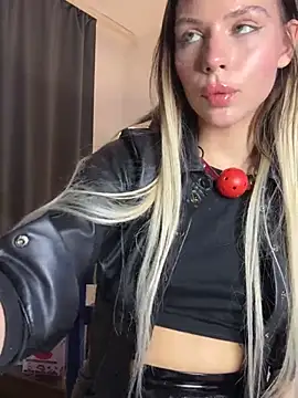 Snapshot of KittyKatyDream chatting on March 2025 12:42:02 AM KittyKatyDream online show from March 2025 12:42:02 AM