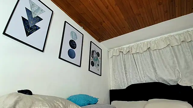 sam her online show from October 2025 11:49:02 PM