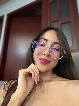 lauravasquez online show from February 2025 05:13:02 PM