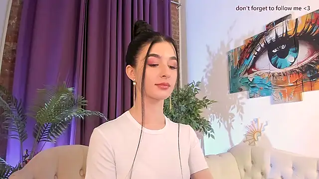 LauraCoy online show from June 2026 09:31:01 PM