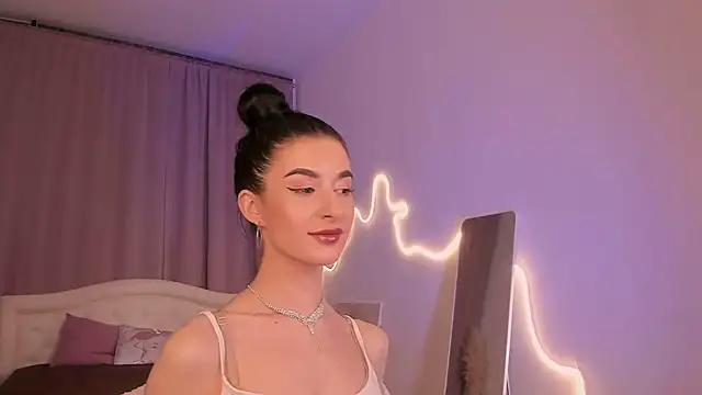 LauraCoy online show from July 2026 08:13:02 PM