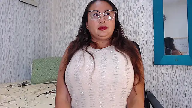 NadiaWhite online show from January 2025 06:46:01 PM