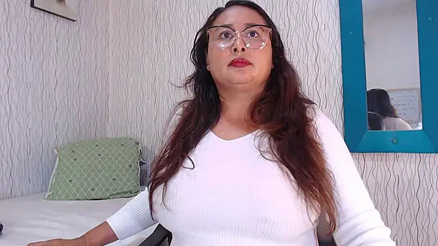 NadiaWhite online show from February 2025 06:29:02 PM