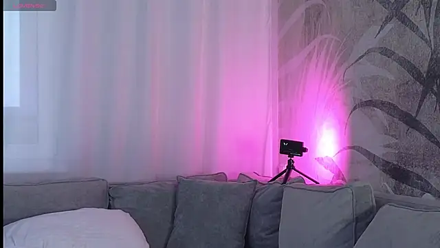 Snapshot of lily__foster chatting on December 2024 05:53:02 AM lily foster online show from December 2024 05:53:02 AM