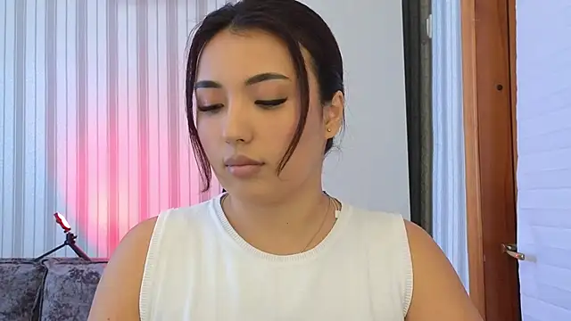 Snapshot of lily__foster chatting on September 2025 12:05:02 PM lily foster online show from September 2025 12:05:02 PM