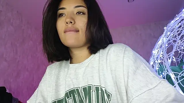 lily  foster online show from December 2025 06:31:01 AM