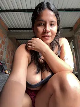 Snapshot of moncerrat_luna chatting on December 2024 08:22:01 PM moncerrat luna online show from December 2024 08:22:01 PM