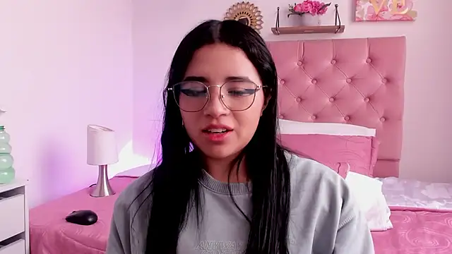 Snapshot of aliice_walker_ chatting on December 2024 07:10:01 PM aliice walker online show from December 2024 07:10:01 PM