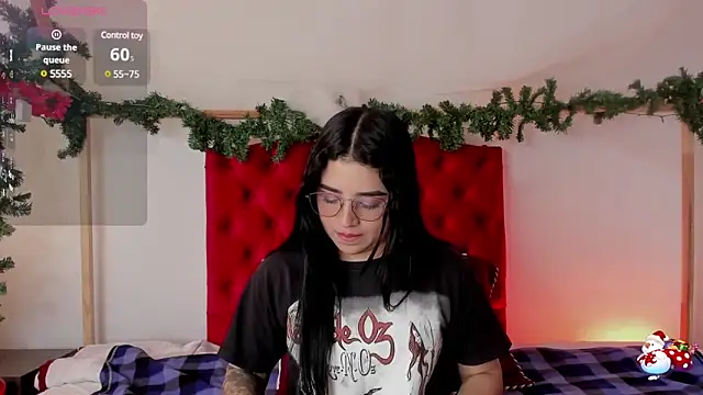 Snapshot of aliice_walker_ chatting on December 2024 03:33:02 PM aliice walker online show from December 2024 03:33:02 PM