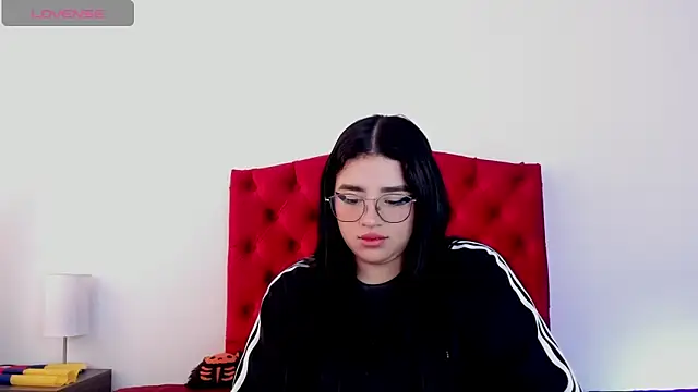 Snapshot of aliice_walker_ chatting on December 2024 06:52:02 PM aliice walker online show from December 2024 06:52:02 PM