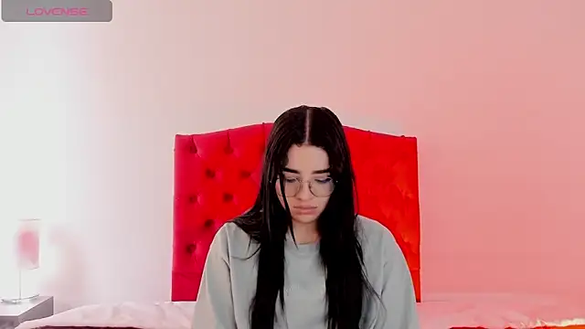 Snapshot of aliice_walker_ chatting on December 2024 06:35:01 PM aliice walker online show from December 2024 06:35:01 PM