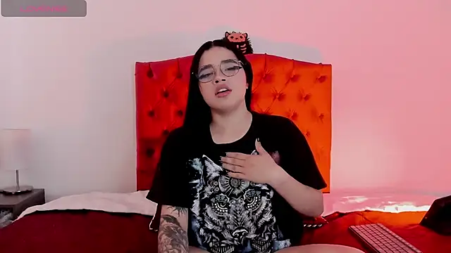 Snapshot of aliice_walker_ chatting on December 2024 04:36:01 PM aliice walker online show from December 2024 04:36:01 PM